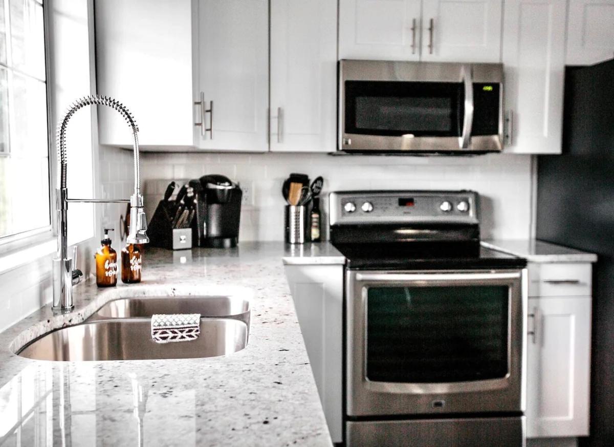 ויקטוריה Stunning Home With Amazing Views Near The City מראה חיצוני תמונה
